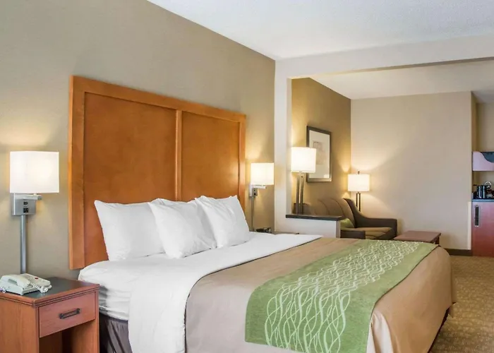Comfort Inn & Suites West Chester - North Cincinnati