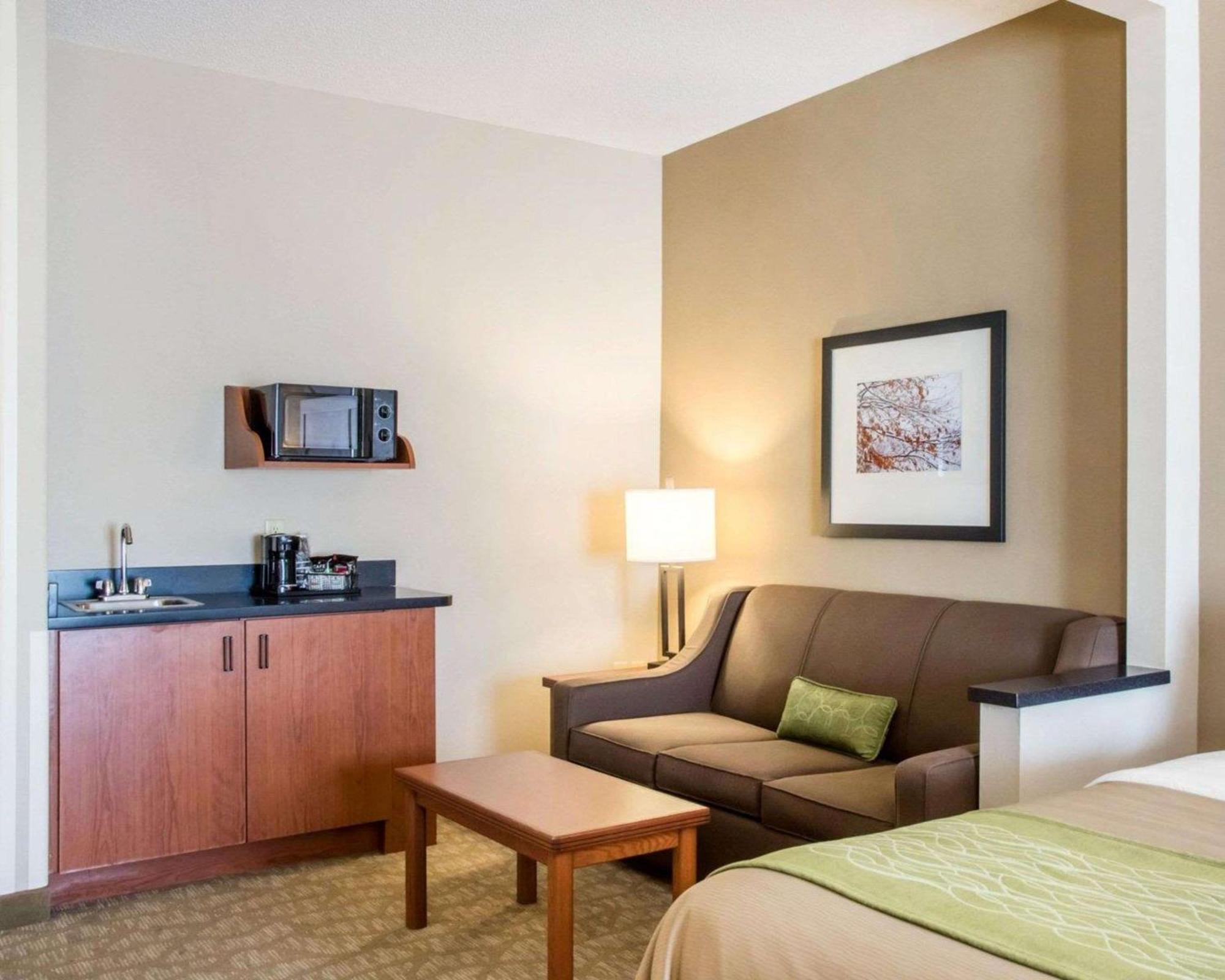 Comfort & - North Cincinnati Hotel West Chester