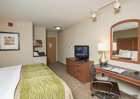 Comfort & - North Cincinnati Hotel