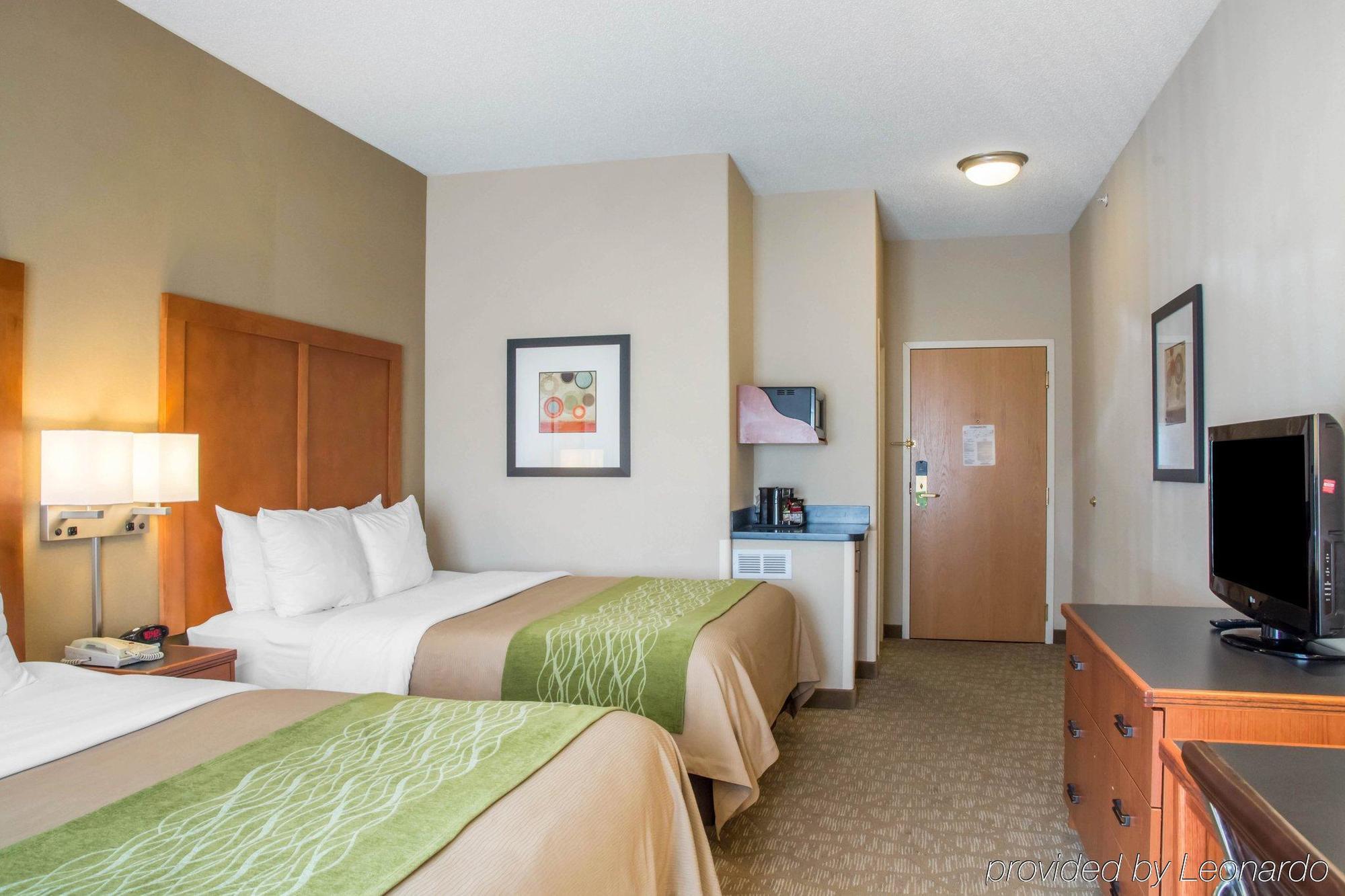 Comfort & - North Cincinnati Hotel