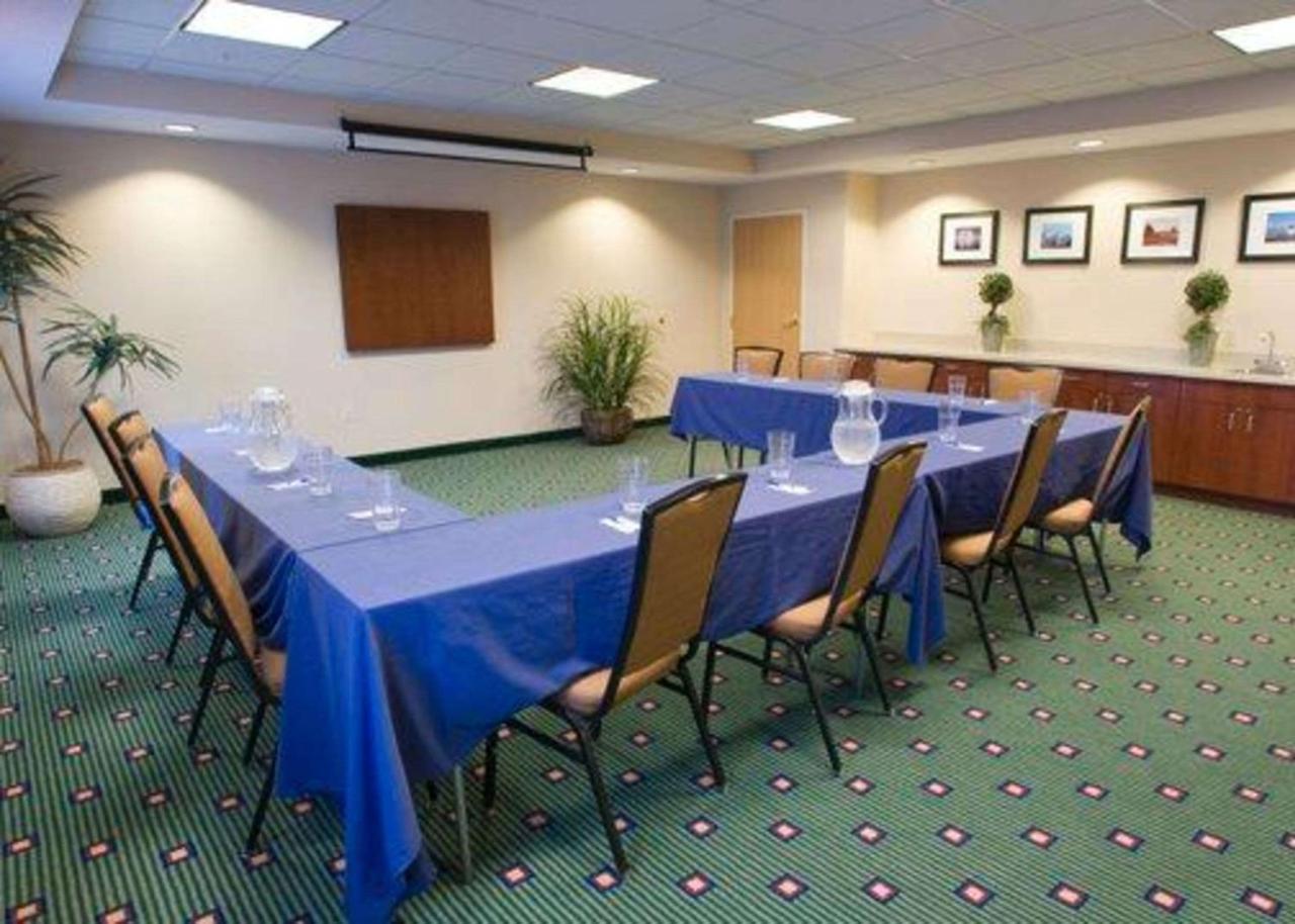 Comfort & - North Cincinnati Hotel