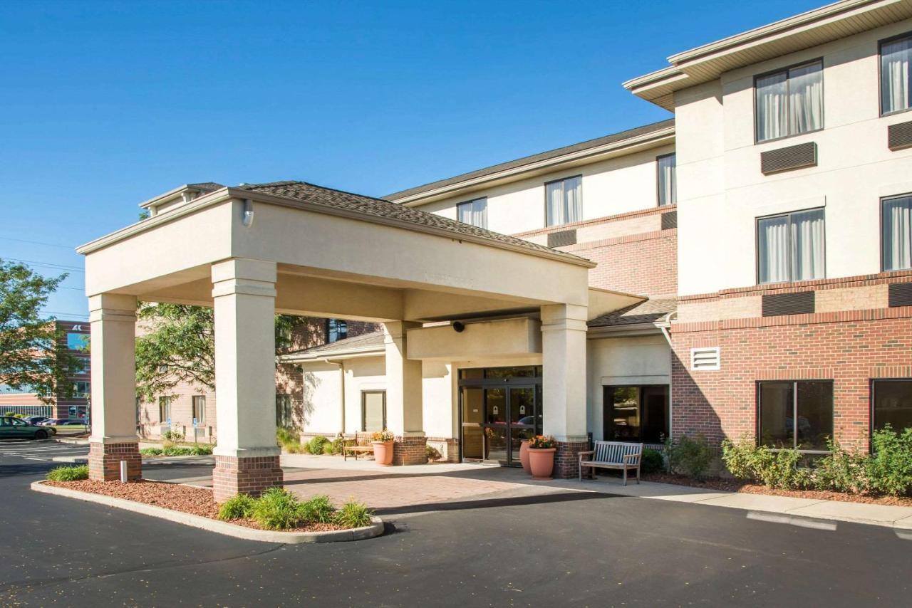 Hotel Comfort & - North Cincinnati