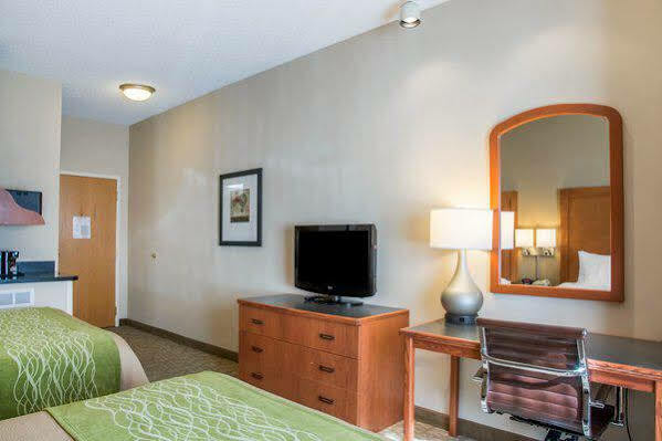 Hotel Comfort & - North Cincinnati