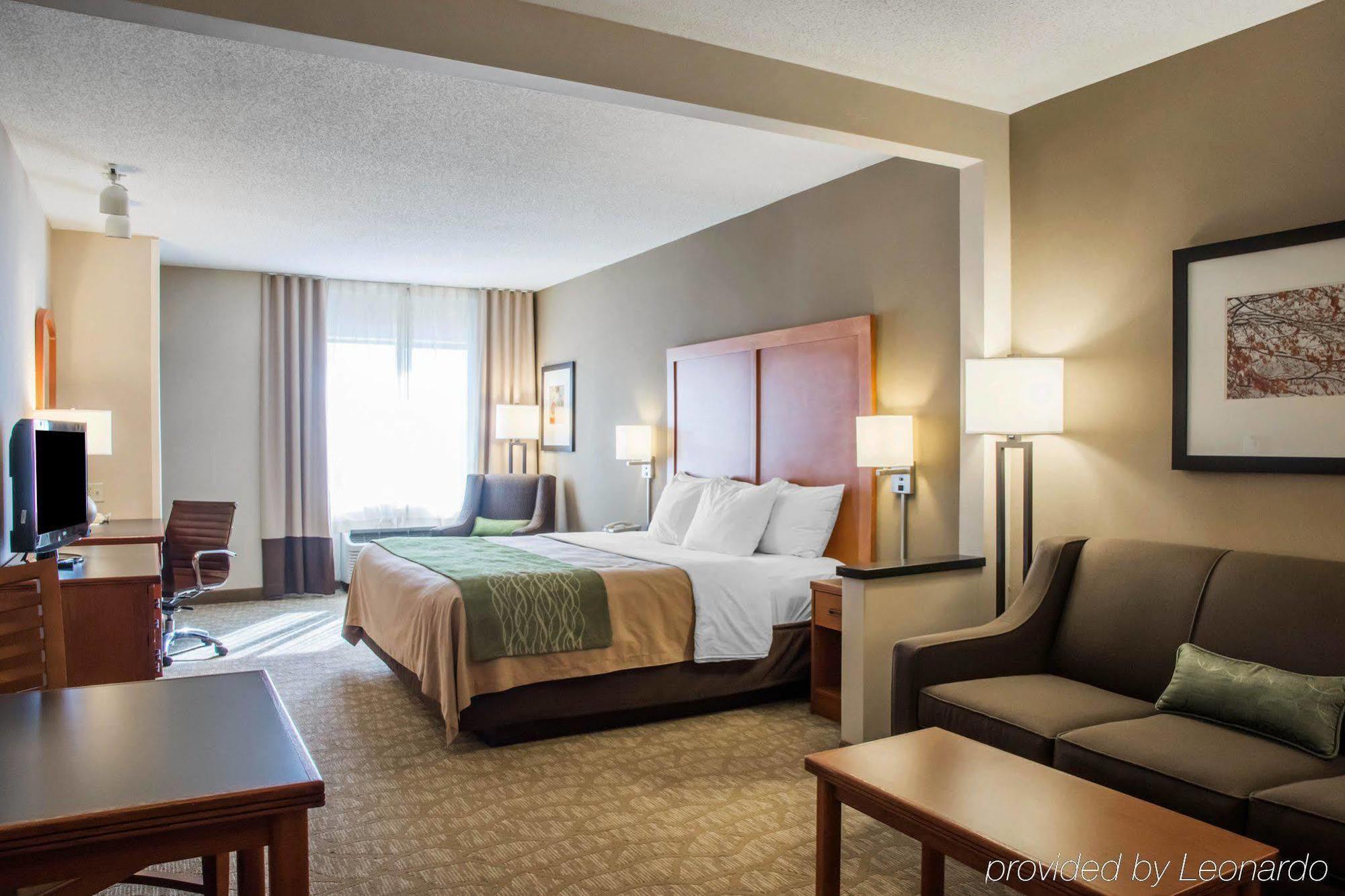 Hotel Comfort & - North Cincinnati